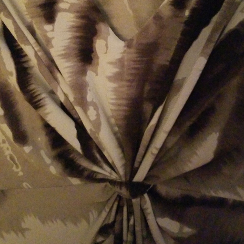 Blouse - Picture 2 of 3